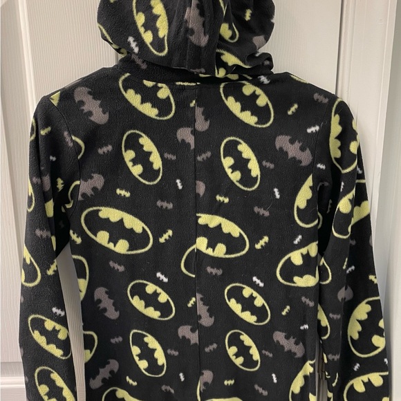 Batman one piece, onesie, fleece pajamas, size 8-10 - Picture 4 of 4